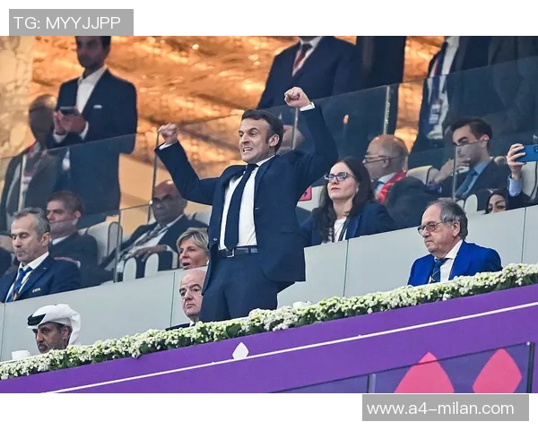 梅西现身埃尔切主场训练引发热潮社交媒体连发16条动态庆祝